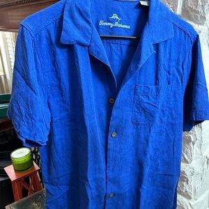 Tommy Bahama button down short sleeve shirt; 100% silk